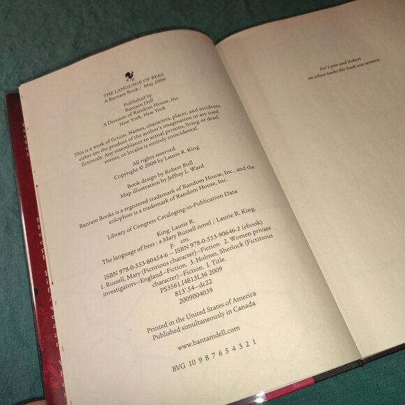 Sherlock Holmes Mary Russel Language of Bees Laurie R King Mystery book Academia - Picture 5 of 10